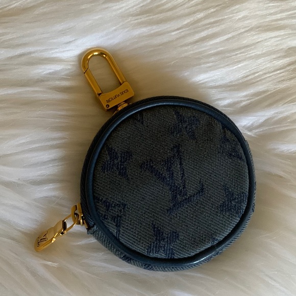 Louis Vuitton Navy Blue Monogram Denim Round Bag Charm and Key Holder - Picture 4 of 17